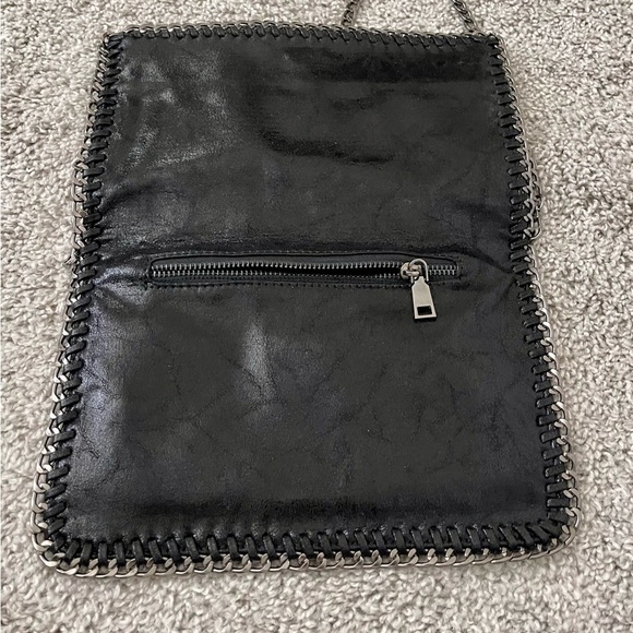 Black Flap Bag w/Silver Chains - Picture 3 of 4
